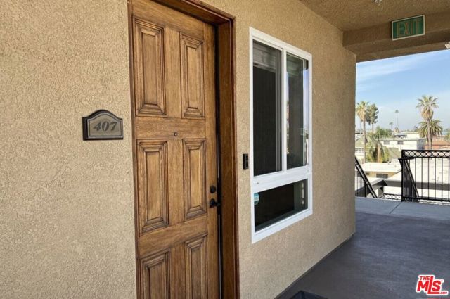 1401 S St Andrews Place, Los Angeles CA: https://media.crmls.org/mediaz/e07420c7-76f6-4313-9260-492a839b9bd5.jpg