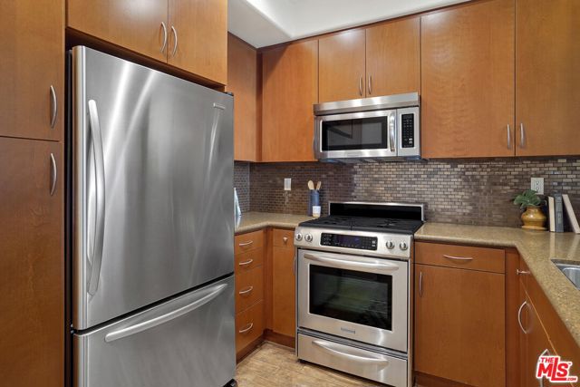 7100 PLAYA VISTA Drive, 320 photo 4