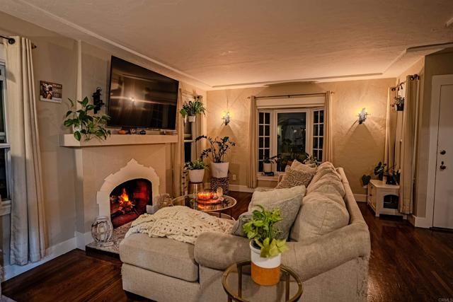 Detail Gallery Image 18 of 28 For 344 Pomona Ave, Coronado,  CA 92118 - 3 Beds | 2 Baths