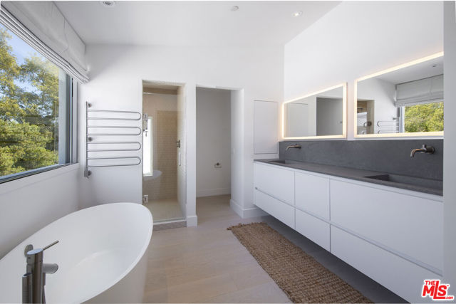 4450 Via Alegre, Santa Barbara CA: https://media.crmls.org/mediaz/e0777496-b97a-4503-ae24-000352b12f1d.jpg