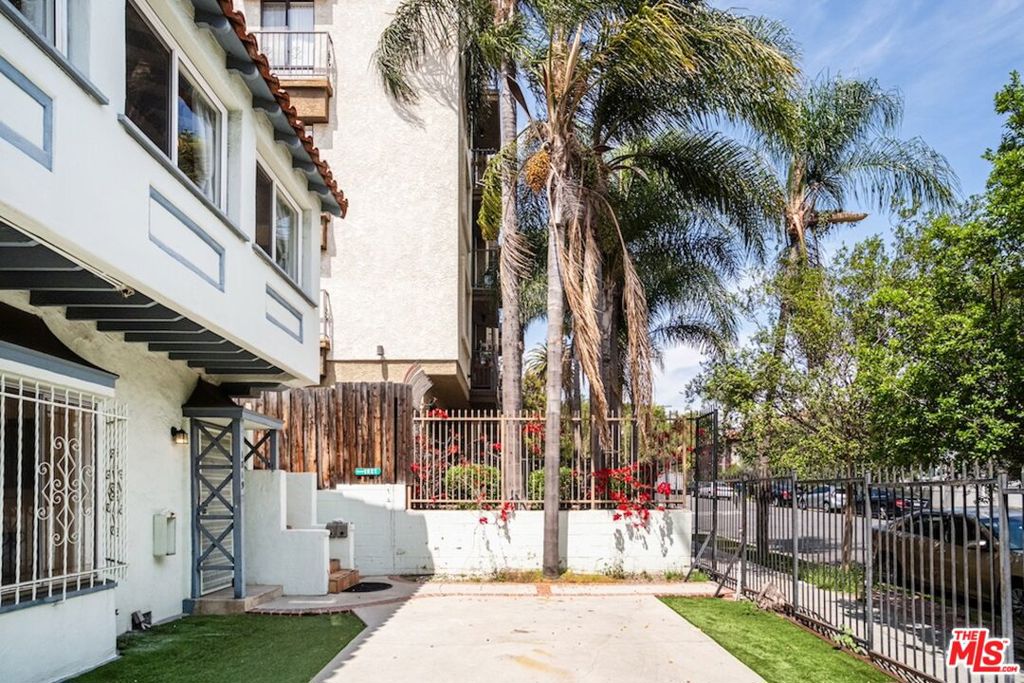 1819 Grace Avenue #1819