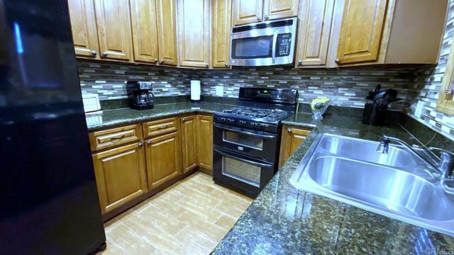 Detail Gallery Image 10 of 19 For 42988 Moonridge Rd, Big Bear Lake,  CA 92315 - 4 Beds | 2 Baths