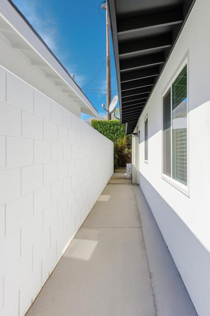 53385 Eisenhower Dr Drive, La Quinta CA: https://media.crmls.org/mediaz/e07800ef-3d2b-4fed-ac5f-e224e70bfa10.jpg