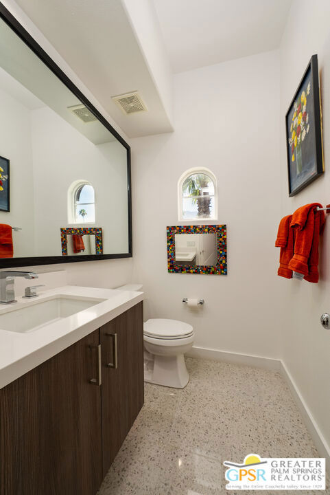 2160 N Hermosa Drive, Palm Springs, CA 92262