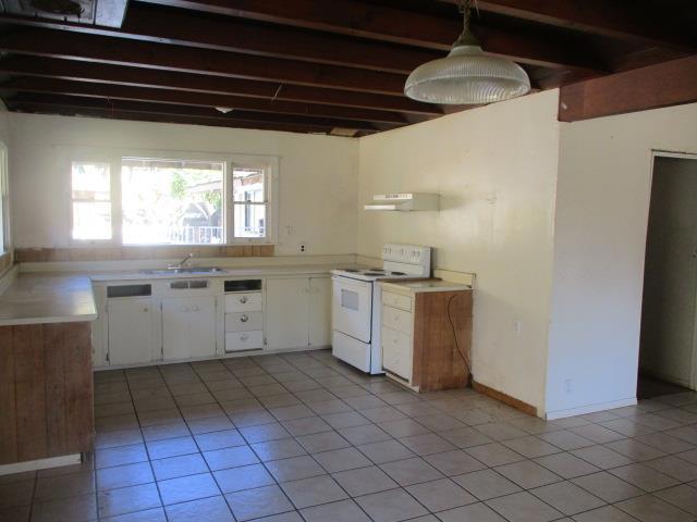 34120 Fabry Road, Soledad CA: https://media.crmls.org/mediaz/e07859a6-1f90-4bde-a465-4d68c63497b3.jpg