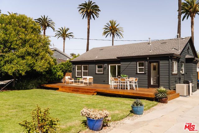 2709 S Harcourt Avenue, Los Angeles CA: https://media.crmls.org/mediaz/e078d0e8-77eb-4dac-a0fa-9cab89062b54.jpg