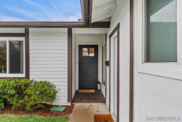 4328 Huggins St, San Diego CA: https://media.crmls.org/mediaz/e079143f-d604-4fce-a1c0-f58ca5629721.jpg