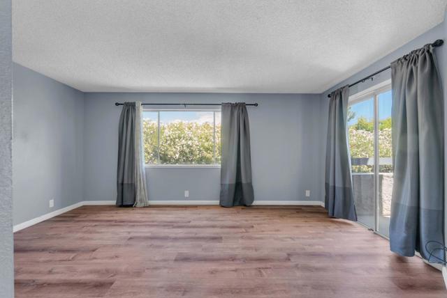 2265 Sun Glory Lane, San Jose CA: https://media.crmls.org/mediaz/e0798072-8a00-4ee8-95ea-6f30ce4d86bf.jpg