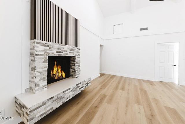 Detail Gallery Image 7 of 24 For 19314 Valerio St, Reseda,  CA 91335 - 3 Beds | 2/1 Baths