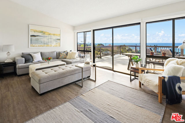 11813 Ellice Street, Malibu CA: https://media.crmls.org/mediaz/e07993a0-eb4f-48b5-87ea-45c21de903dd.jpg