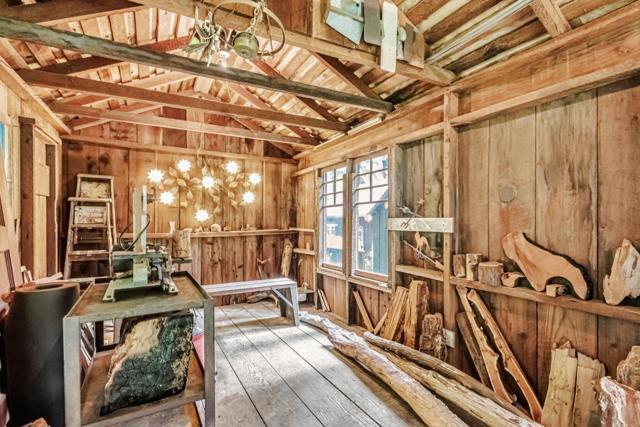 855 Dearborn Park Road, Pescadero CA: https://media.crmls.org/mediaz/e079f0b6-6a47-44a8-b5ae-d892462dbea1.jpg
