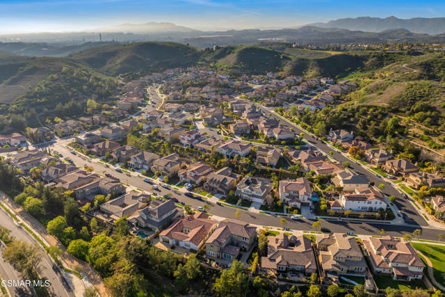 12809 Lone Trail Court, Moorpark CA: https://media.crmls.org/mediaz/e07a0cb8-aa46-4009-9ef9-b7015779bb14.jpg