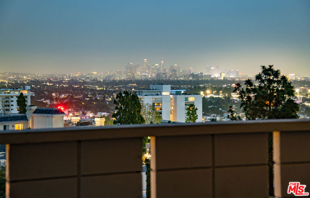 https://media.crmls.org/mediaz/e07aaf8f-55db-41e1-8bd1-32ea4f674c76.jpg?preset=X-Large