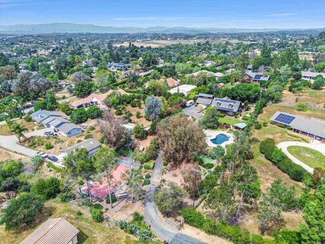 3127 Alta Vista Drive, Fallbrook CA: https://media.crmls.org/mediaz/e07ab230-19b9-406c-9888-094ff780e3b8.jpg