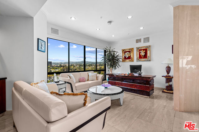 10490 Wilshire Boulevard, Los Angeles CA: https://media.crmls.org/mediaz/e07ad9e5-9d4e-4a4e-abd6-1ff9a987e2a0.jpg