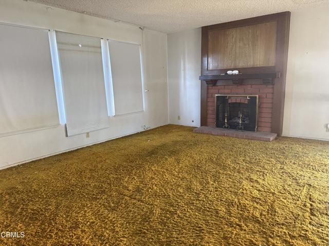 3542 Stiles Avenue, Camarillo CA: https://media.crmls.org/mediaz/e07ada53-3338-4c5e-9b4c-18f7c304ecfc.jpg