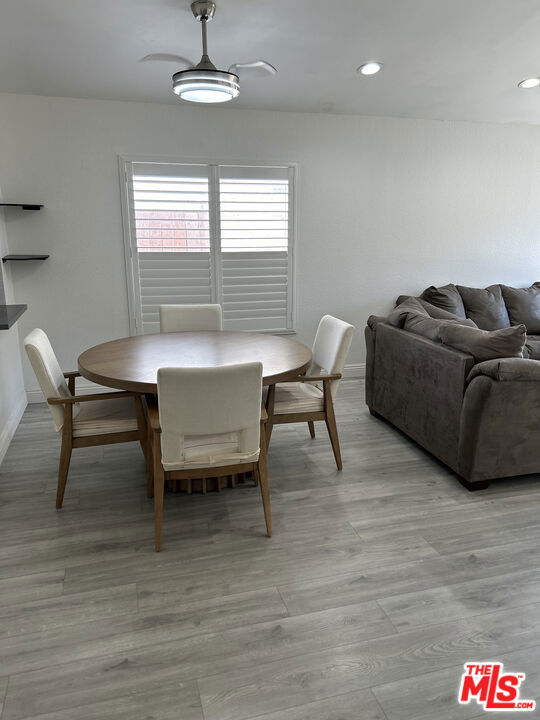 14179 Long View Drive, Fontana CA: https://media.crmls.org/mediaz/e07b4740-9b74-4b82-9092-ded925a12bbe.jpg