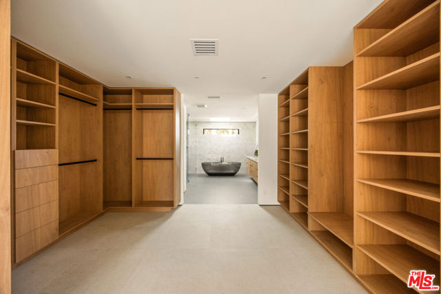 Image 16 of 32 For 483 Santiago Way