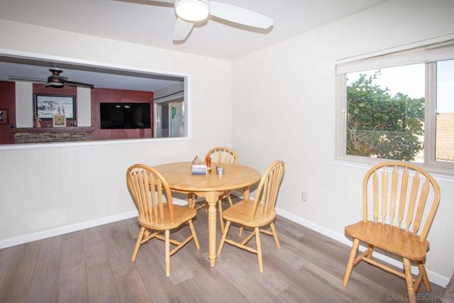 17453 Plaza Cerado, San Diego CA: https://media.crmls.org/mediaz/e07be764-6899-4362-9338-35bbba9ccaac.jpg