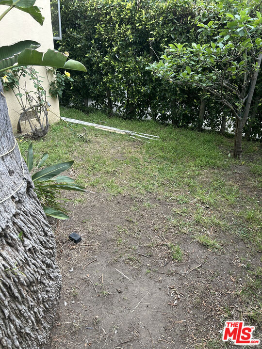 https://media.crmls.org/mediaz/e07c3750-f520-4718-a674-792a69fd2c09.jpg?preset=X-Large