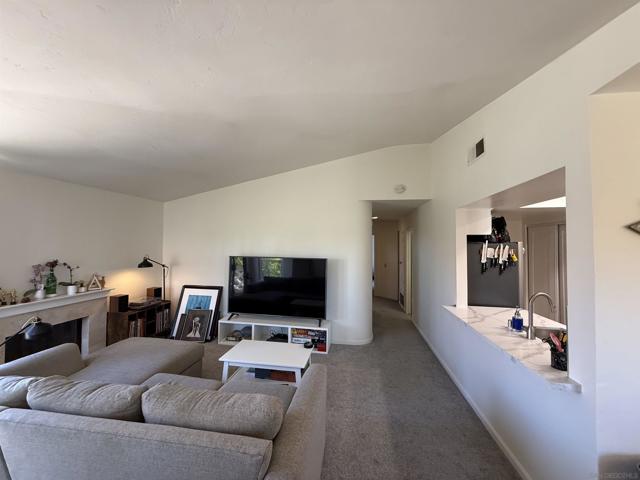 9342 Twin Trails Drive, San Diego CA: https://media.crmls.org/mediaz/e07d1d5d-bcd3-42e7-8fa5-b62a20f61ef2.jpg