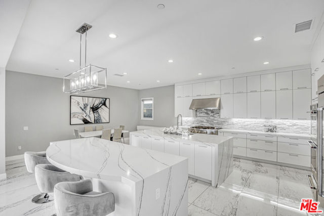 20254 Liverpool Way, Porter Ranch CA: https://media.crmls.org/mediaz/e07dd43c-6595-4ba7-9e28-0a66f0149d1f.jpg