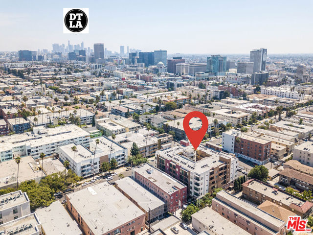 345 S Gramercy Place, Los Angeles CA: https://media.crmls.org/mediaz/e07ec114-68b6-4789-91af-9f3737d6565a.jpg
