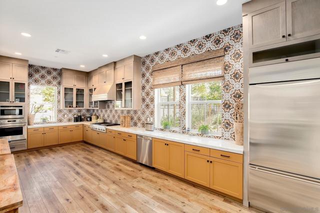 216 Oberlander Way, Fallbrook CA: https://media.crmls.org/mediaz/e07ecab2-eb0c-408d-9f91-f0d881d03703.jpg