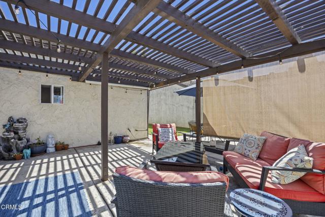 3151 W Hemlock Street, Oxnard CA: https://media.crmls.org/mediaz/e07f0dc1-2b00-41f5-9d07-62de6f95c027.jpg