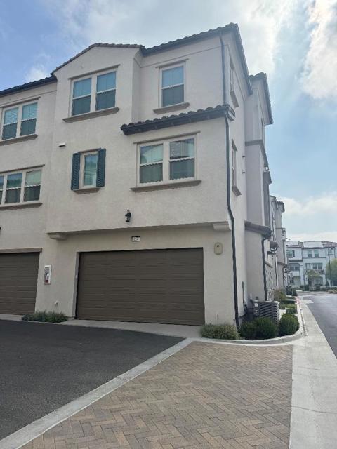 220 Babson Court, Claremont CA: https://media.crmls.org/mediaz/e07ff375-63df-47b1-9a3e-483a51a137c9.jpg