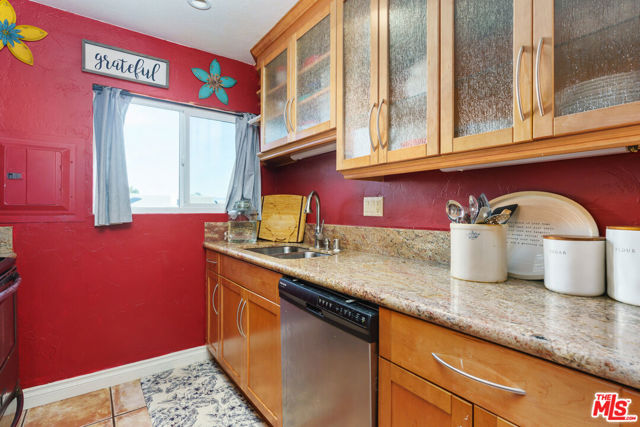 201 South Ventura Road, 14 photo 8