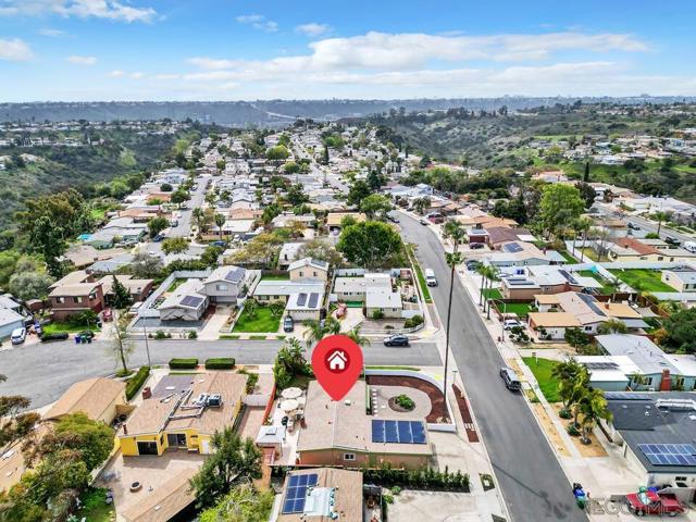 3031 Larkin Pl, San Diego CA: https://media.crmls.org/mediaz/e0807acf-b48e-4317-b5ad-eb194cd984d5.jpg