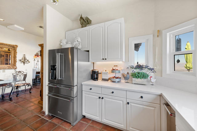 Image 19 of 62 For 56375 Bighorn Drive