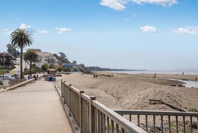 130 Hainline Road, Aptos CA: https://media.crmls.org/mediaz/e080cf94-f5f4-437a-9984-738005f6cf4b.jpg