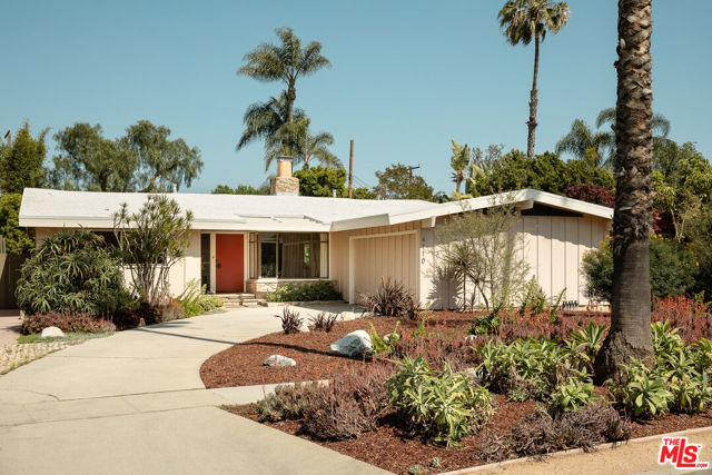 4110 Pine Avenue, Long Beach CA: https://media.crmls.org/mediaz/e080dec6-ce10-4ff4-92dc-594b15fc84d1.jpg