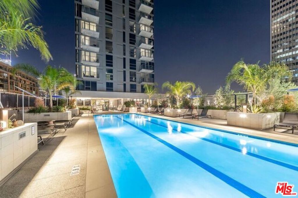 1120 S GRAND Avenue PH2, Los Angeles, CA 90015