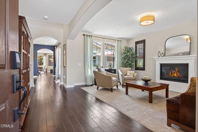 474 Park Cottage Place, Camarillo CA: https://media.crmls.org/mediaz/e0815f27-18e1-45e4-b368-5a640e79b40d.jpg