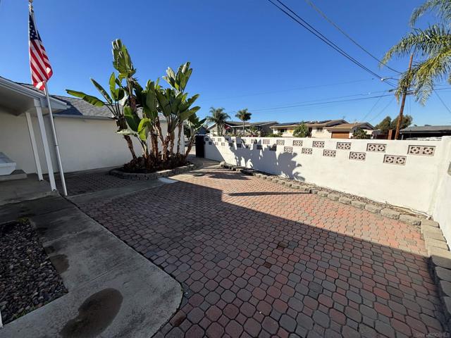 6369 Clara Lee Ave, San Diego CA: https://media.crmls.org/mediaz/e081c1aa-7441-4690-a621-bba7f064b344.jpg