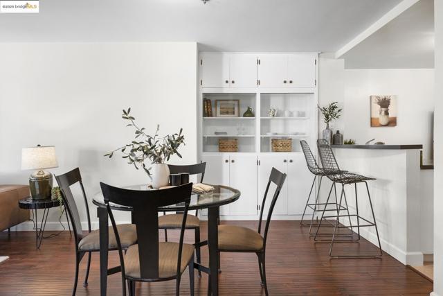 5405 Carlton St, Oakland CA: https://media.crmls.org/mediaz/e081f73f-077d-43f0-a7df-cd5239152536.jpg