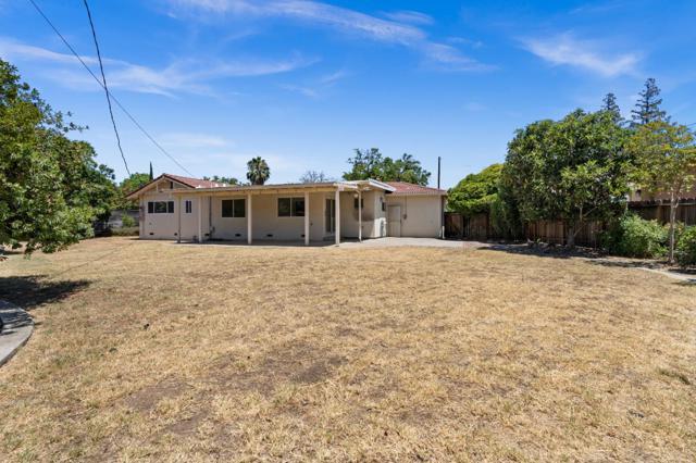 190 W Mckenzie Avenue, Stockton CA: https://media.crmls.org/mediaz/e0829946-c3f3-4e64-9e74-1dedae2fc40a.jpg