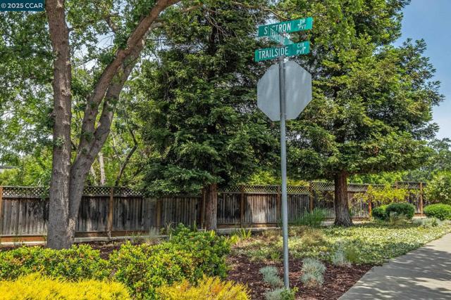 1503 Trailsside Circle, Concord CA: https://media.crmls.org/mediaz/e082a82f-f7d8-488f-9a9c-2ed25e456548.jpg