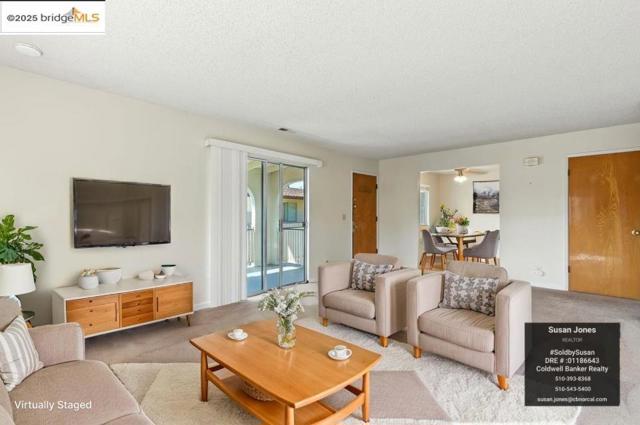 4336 Rilea Way, Oakland CA: https://media.crmls.org/mediaz/e082b1c4-aecd-4f5e-afc7-2818e178bac0.jpg