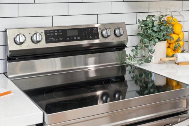 1501 De Anza Boulevard, San Mateo CA: https://media.crmls.org/mediaz/e08365f3-9567-482b-a29a-aac0290b308a.jpg