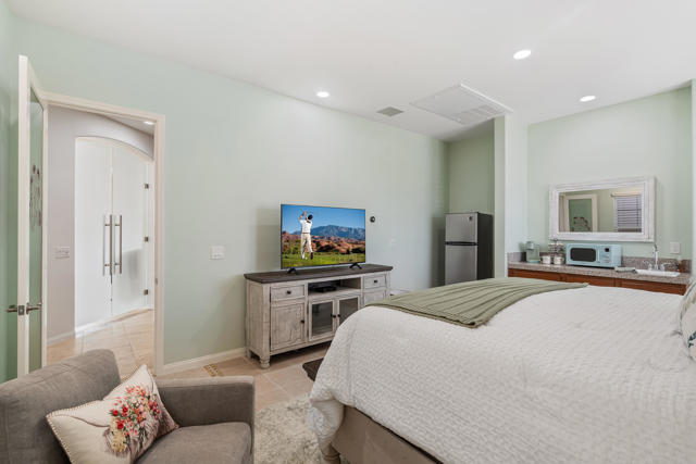 60612 Lace Leaf Court, La Quinta CA: https://media.crmls.org/mediaz/e0836c31-fcb9-4756-bbb6-34501ec51ca4.jpg