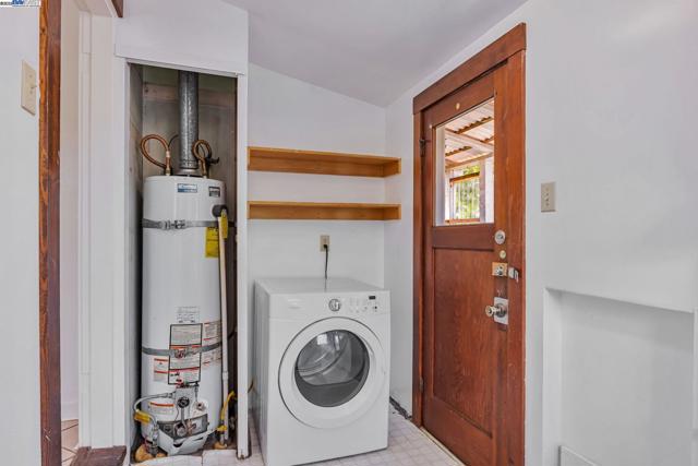 6831 Dairy Ave, Newark CA: https://media.crmls.org/mediaz/e084d386-d382-4795-b228-469aa9676046.jpg