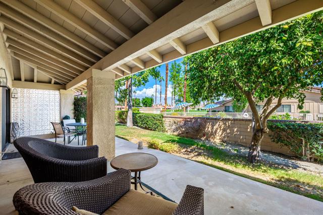 4 Maximo Way, Palm Desert CA: https://media.crmls.org/mediaz/e084e762-872f-4647-b06a-ae7b3500560e.jpg