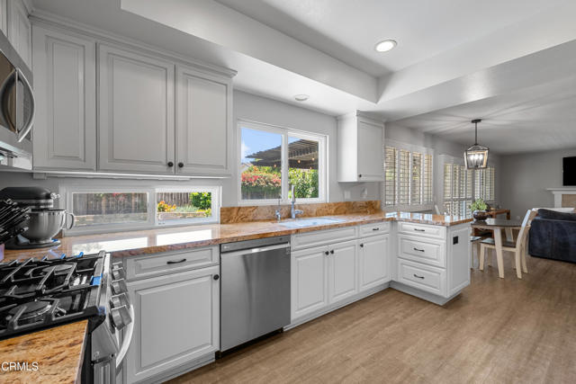 8984 Santa Margarita Road, Ventura CA: https://media.crmls.org/mediaz/e0852e4a-045a-42bc-b35d-0353d83b2f34.jpg
