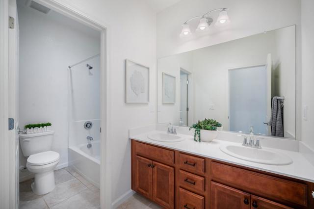 712 Baxter Way, Gilroy CA: https://media.crmls.org/mediaz/e085af07-4daf-4abb-beba-1dc0d64bd435.jpg