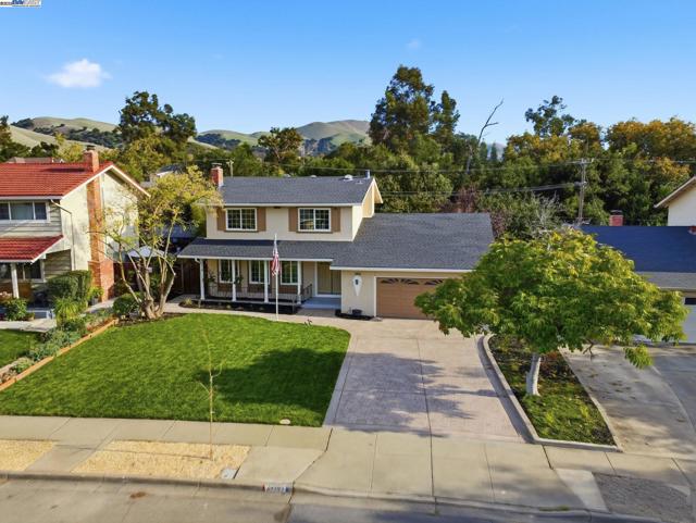 42293 Camino Santa Barbara, Fremont CA: https://media.crmls.org/mediaz/e085d0da-3328-41a7-a91e-e0e92a1fb9a7.jpg