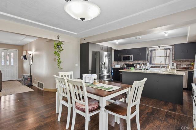 Detail Gallery Image 10 of 39 For 6114 Tarragona Dr, San Diego,  CA 92115 - 4 Beds | 2 Baths